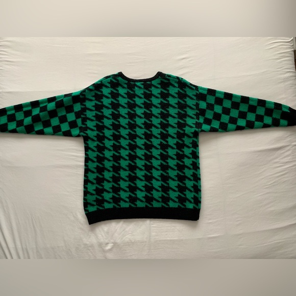 Women’s Green and Black Houndstooth/Checked Knit Sweater - Picture 2 of 2